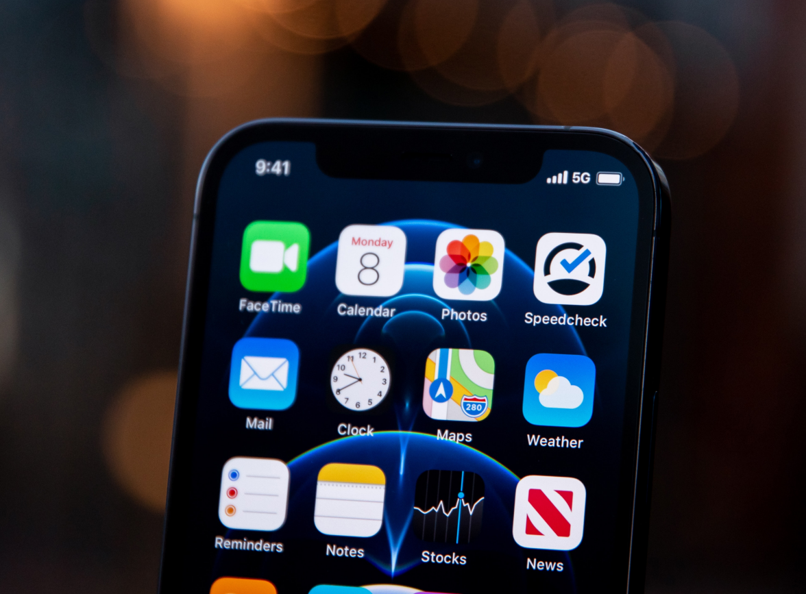 定海苹果手机维修分享为什么 iPhone 12 在冬季会自动关机 